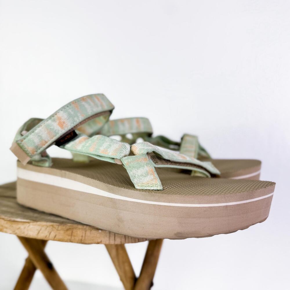 Teva Women's Flatform Universal Sandal Iridescence Rutabaga Outdoor Size 11 NWT